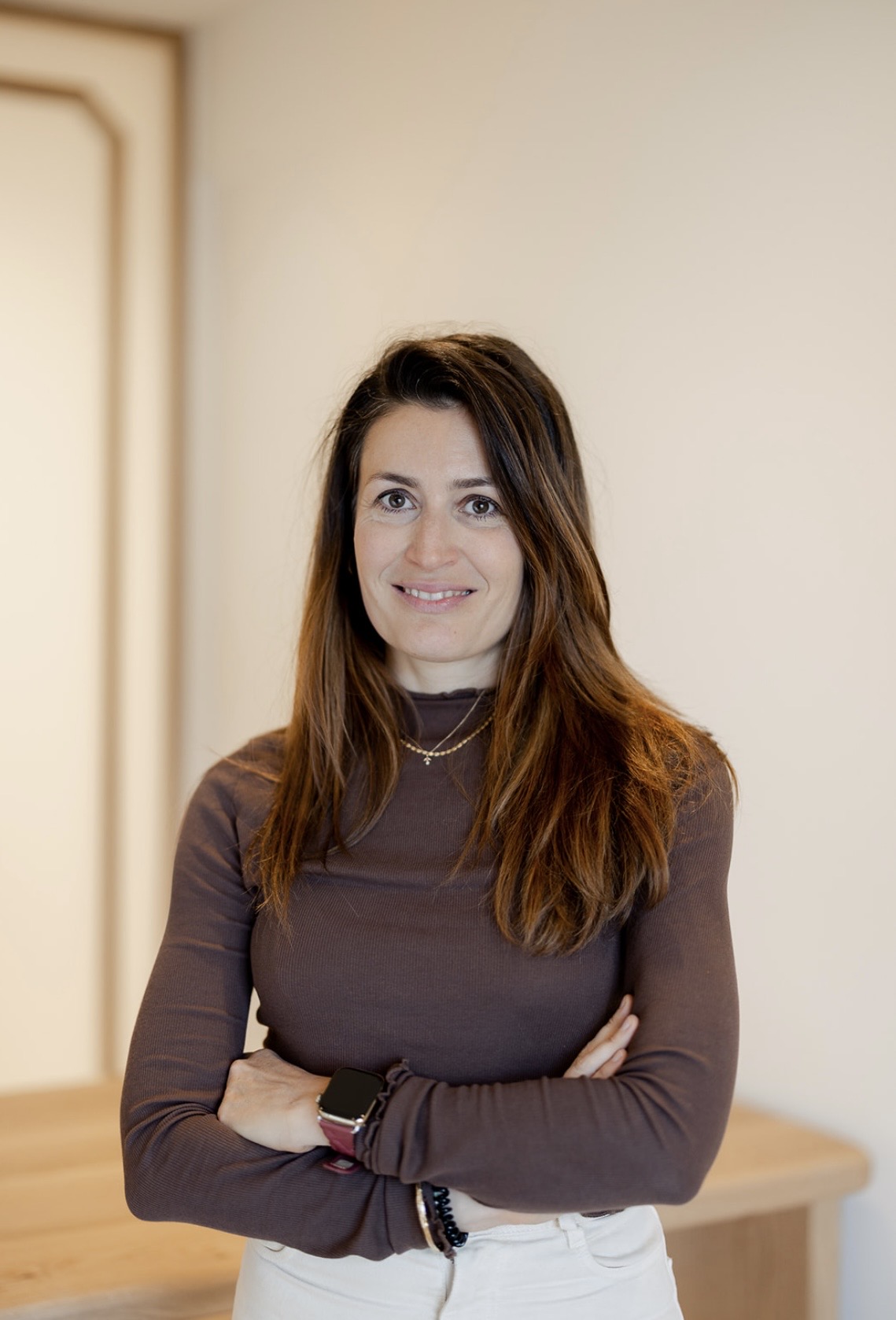 Portrait de Fanny Gand, sophrologue et professeure de yoga à Biarritz